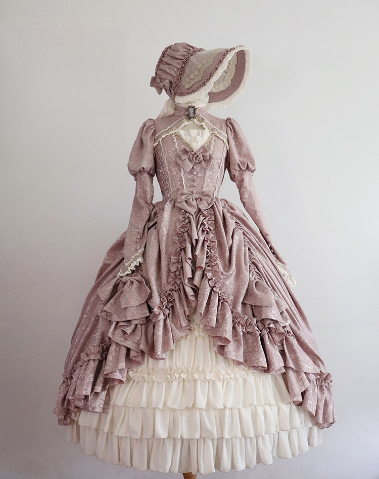 Short plus-size Lolita dress length example