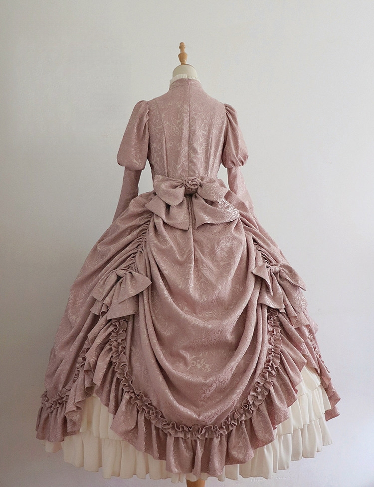 Long plus-size Lolita dress length example